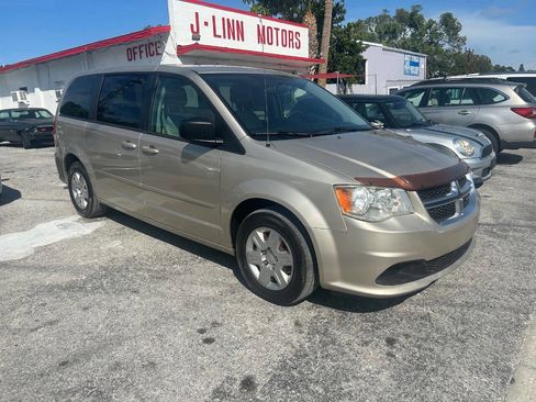 Used 2012 Dodge Grand Caravan SE image 2