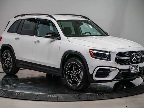 Used 2025 Mercedes-Benz GLB 250 image 5