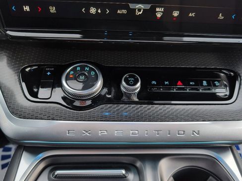 New 2026 Ford Expedition Max Platinum w/ Stealth Appearance Package image 21