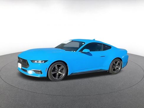 Used 2024 Ford Mustang Premium image 3