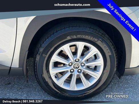 Used 2024 Toyota Grand Highlander AWD image 9