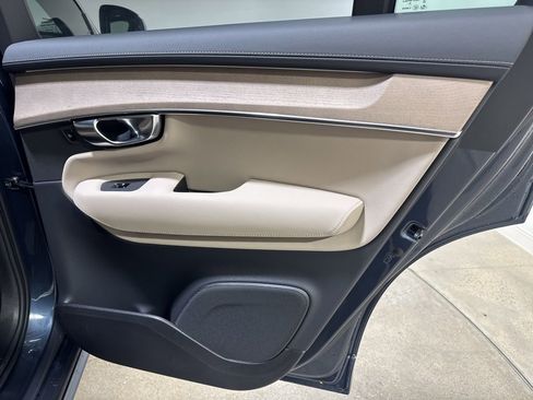 New 2026 Volvo XC90 B6 Plus w/ Protection Package Premier image 23