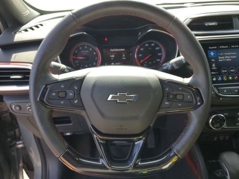 Used 2023 Chevrolet TrailBlazer RS w/ Technology Package FWD image 19