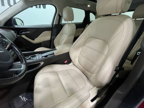Used 2019 Jaguar F-PACE Prestige image 15