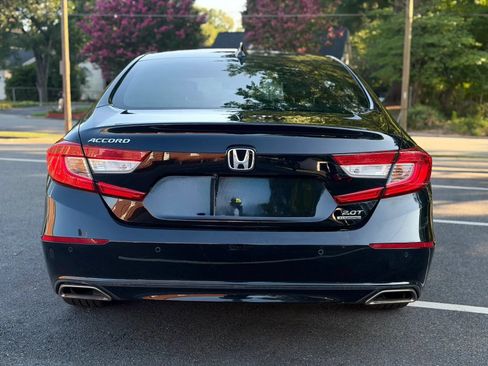 Used 2018 Honda Accord Touring image 5