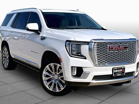 Used 2024 GMC Yukon Denali w/ Denali Reserve Package AWD/4WD image 3