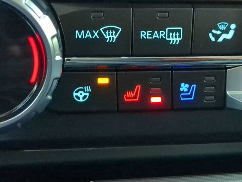 Used 2023 Ford F250 Lariat w/ Chrome Package image 22