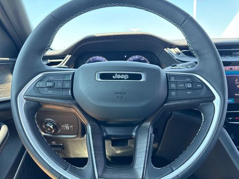 Used 2026 Jeep Grand Cherokee L Limited w/ Limited Altitude Package AWD/4WD image 19