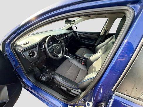 Used 2017 Toyota Corolla SE w/ SE Premium Package image 19