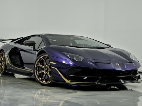 Used 2019 Lamborghini Aventador SVJ image 3