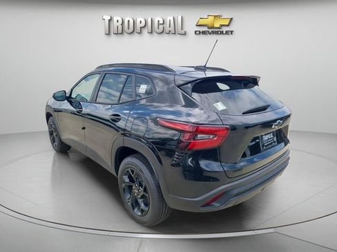 New 2026 Chevrolet Trax LT w/ Midnight Edition FWD image 3