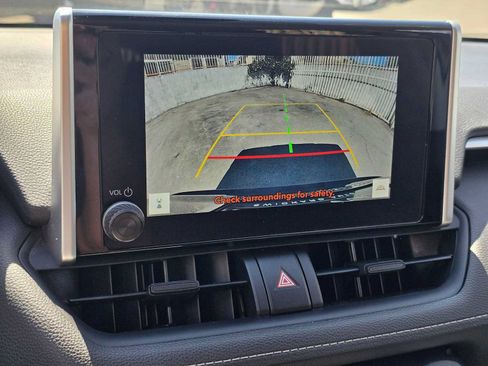 Used 2024 Toyota RAV4 XLE FWD image 29