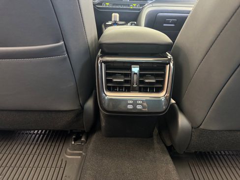 Certified 2026 Toyota Crown AWD/4WD image 32