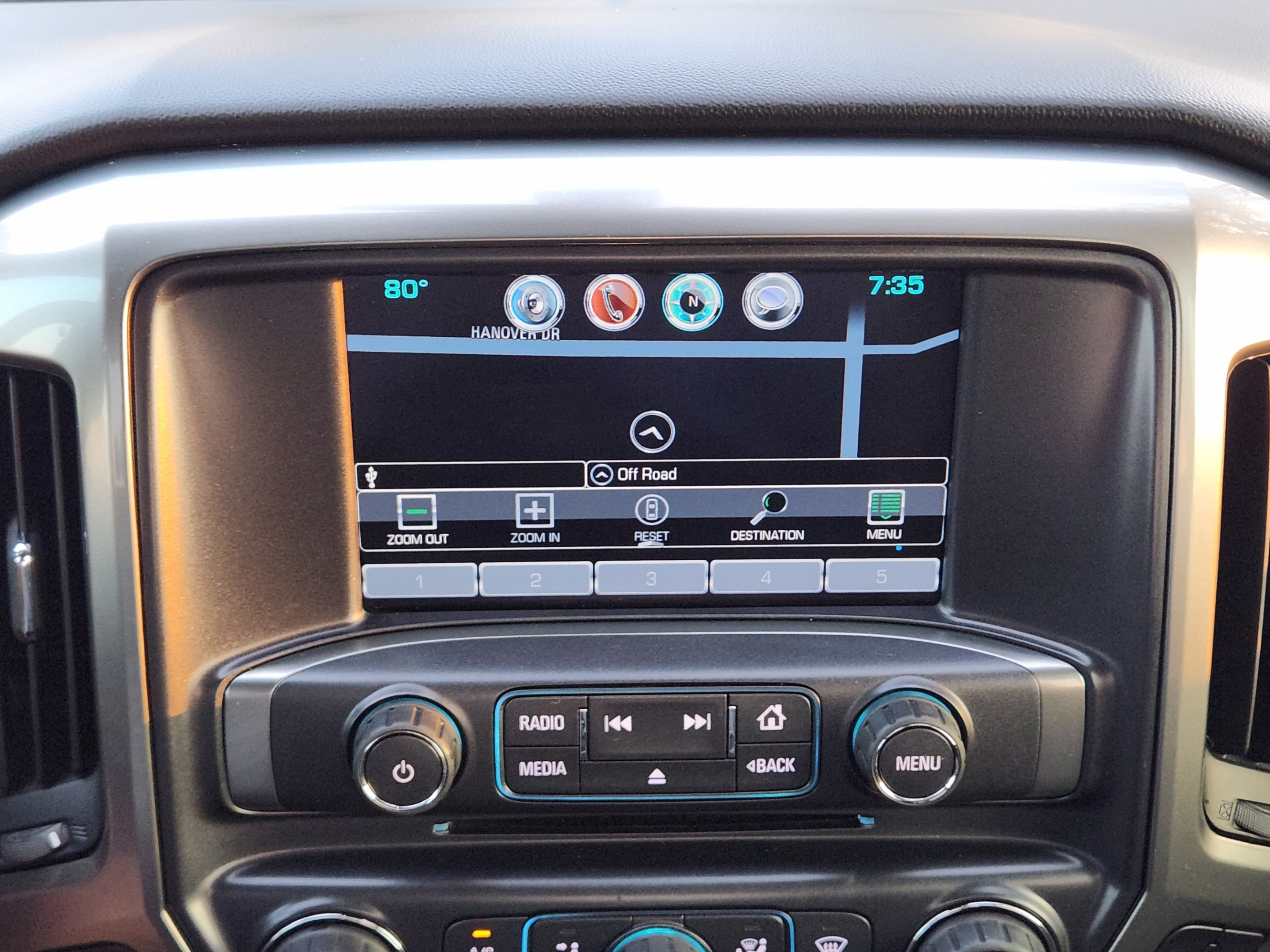 Used 2018 Chevrolet Silverado 1500 LT w/ Texas Edition RWD image 9