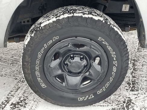 Used 2020 Toyota Tacoma SR image 12