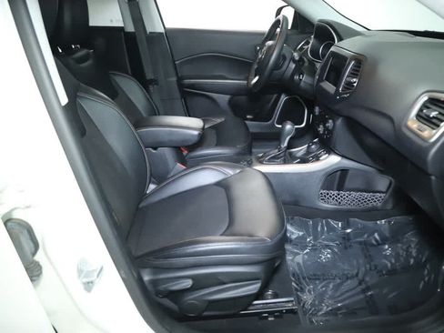 Used 2017 Jeep Compass Latitude w/ Popular Equipment Group AWD/4WD image 36