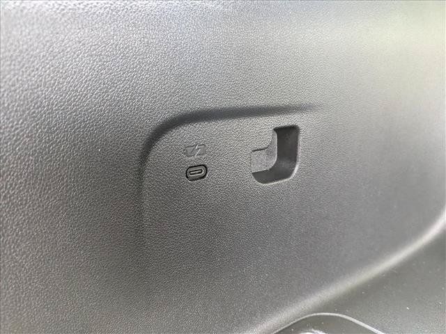 Used 2025 GMC Acadia Denali FWD image 18