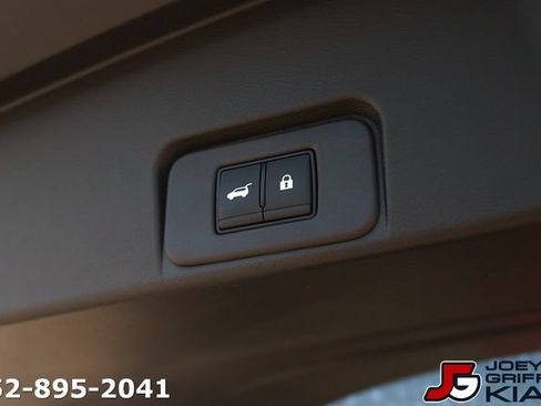 Used 2025 Nissan Rogue Platinum w/ Platinum Premium Package FWD image 17