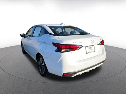 Used 2025 Nissan Versa SV image 11