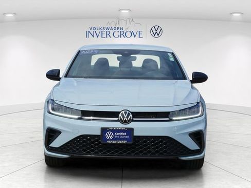 Used 2025 Volkswagen Jetta Sport FWD image 2