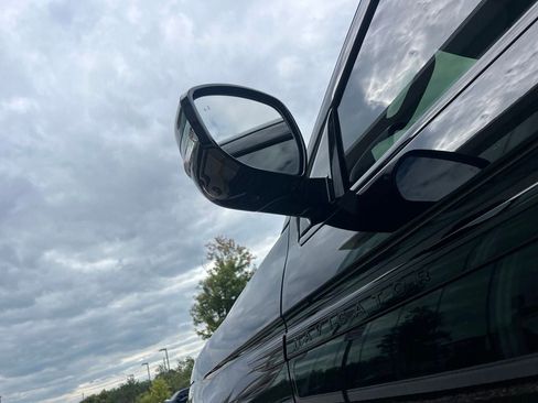 Certified 2025 Lincoln Navigator L Reserve w/ Jet Appearance Package AWD/4WD image 47