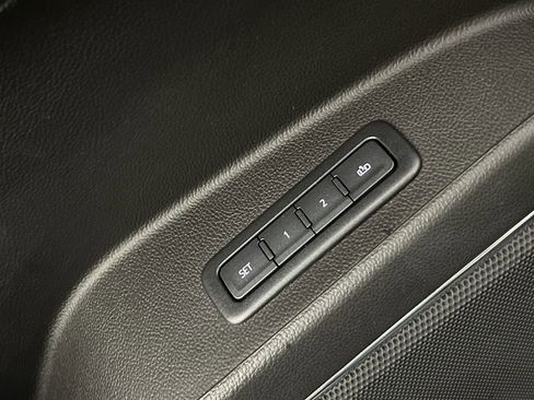 Used 2019 Chevrolet Suburban LT image 33