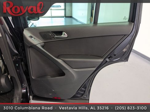 Used 2016 Volkswagen Tiguan SE image 9