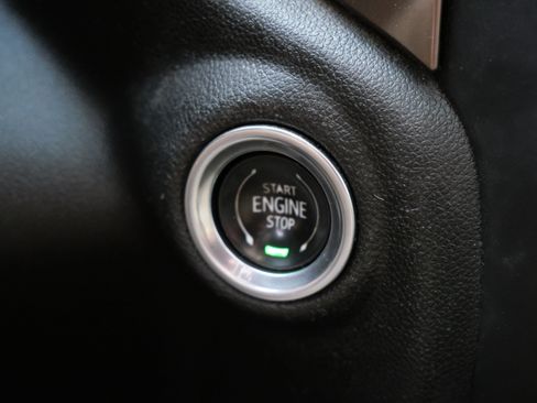 Used 2020 Chevrolet Silverado 1500 High Country w/ Technology Package AWD/4WD image 34