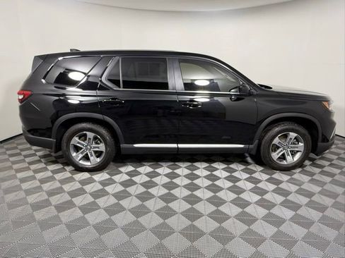 Used 2025 Honda Pilot EX-L image 7