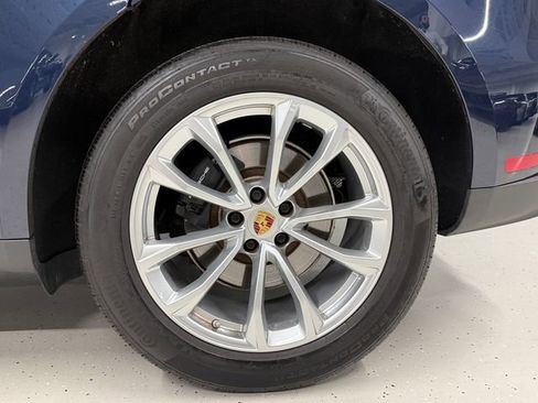 Certified 2022 Porsche Macan AWD/4WD image 12
