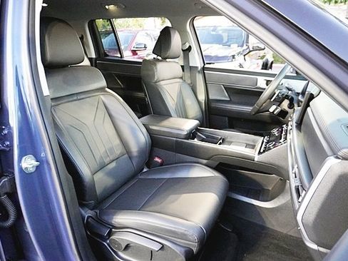 Certified 2025 Hyundai Santa Fe SEL image 12