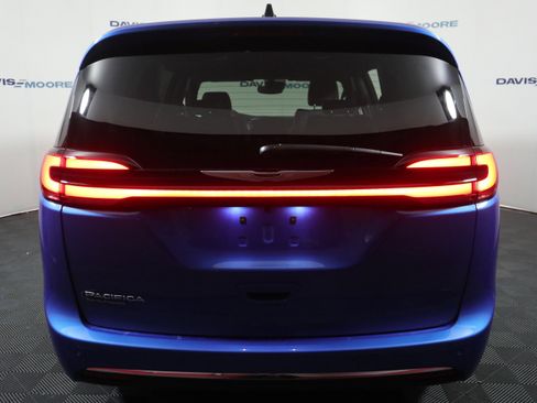 New 2026 Chrysler Pacifica Select image 7