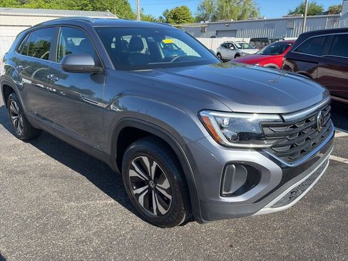 Used 2024 Volkswagen Atlas Cross Sport SE AWD/4WD image 1