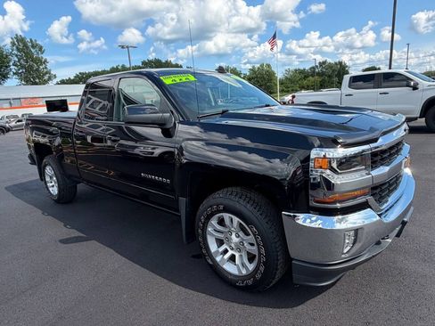 Used 2017 Chevrolet Silverado 1500 LT w/ All Star Edition AWD/4WD image 7