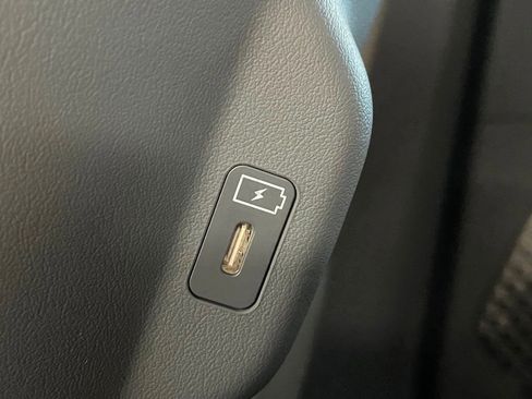 Used 2024 Kia EV9 Wind image 50