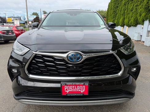 Used 2021 Toyota Highlander Platinum AWD/4WD image 4