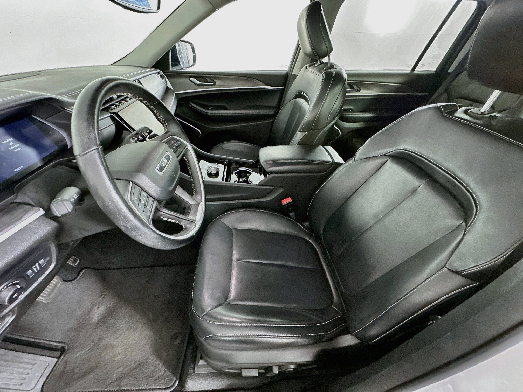 Used 2022 Jeep Grand Cherokee L Limited RWD image 13