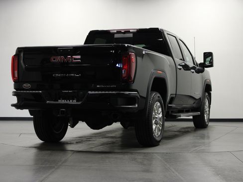 Used 2023 GMC Sierra 3500 Denali AWD/4WD image 4