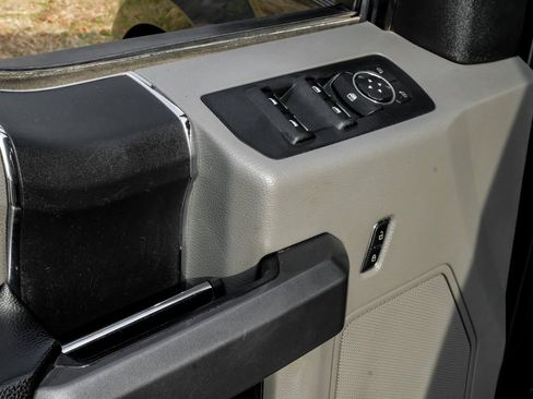 Used 2016 Ford F150 XLT image 50