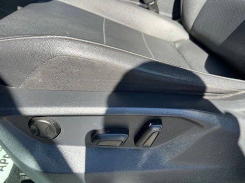 Used 2020 Volkswagen Tiguan SE AWD/4WD image 14