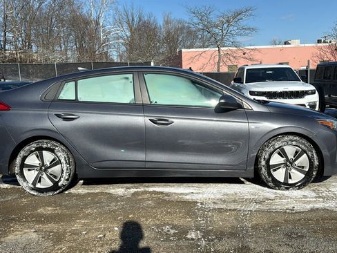 Used 2018 Hyundai Ioniq Blue image 2