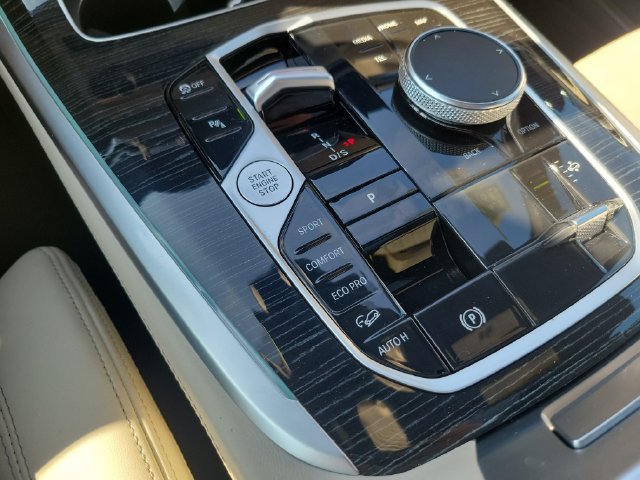 Used 2023 BMW X7 xDrive40i w/ M Sport Package AWD/4WD image 23