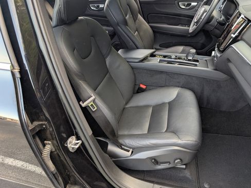 Used 2023 Volvo XC60 T8 Core image 21