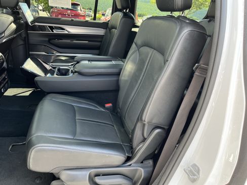 Used 2022 Jeep Grand Wagoneer Series I AWD/4WD image 20