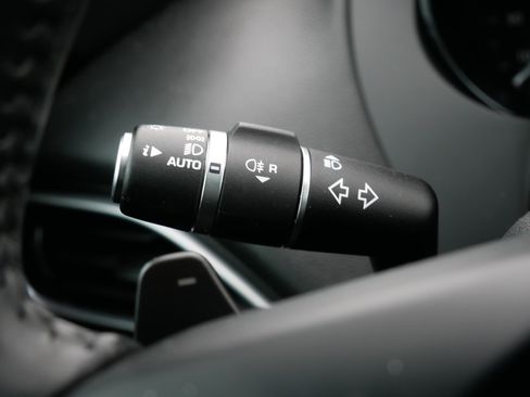 Used 2018 Jaguar F-PACE Premium image 23