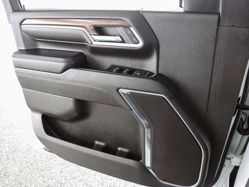 Used 2024 Chevrolet Silverado 2500 LT AWD/4WD image 24