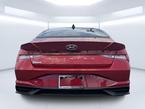 Used 2022 Hyundai Elantra SEL w/ Cargo Package FWD image 4