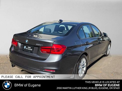 Used 2018 BMW 320i xDrive Sedan w/ Convenience Package AWD/4WD image 3