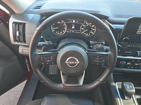 Certified 2023 Nissan Pathfinder SL image 8