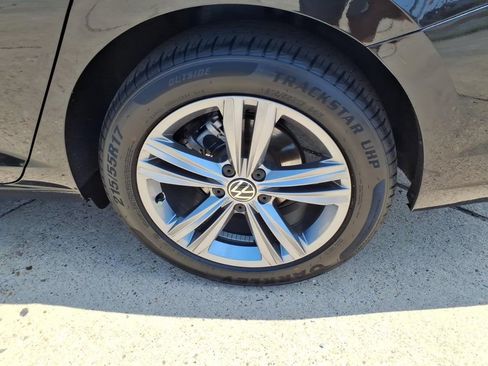 Used 2024 Volkswagen Jetta SE w/ Panoramic Sunroof Package FWD image 22